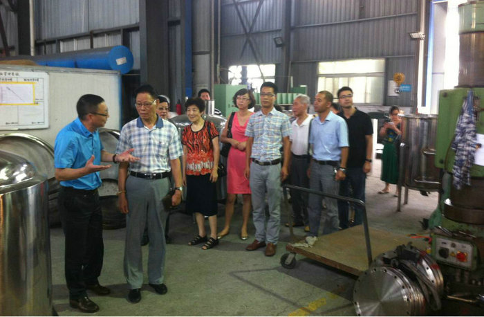 九三學(xué)社工一支社在公司舉行“九三學(xué)社抗戰(zhàn)勝利70周年” 學(xué)習(xí)活動(dòng)(圖2) 九三學(xué)社工一支社在公司舉行“九三學(xué)社抗戰(zhàn)勝利70周年” 學(xué)習(xí)活動(dòng)(圖2)