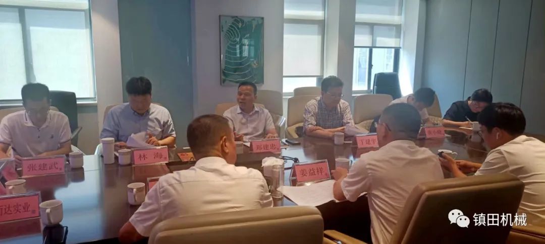 溫州市政協(xié)副主席鄭建忠來我司調(diào)研智能裝備制造產(chǎn)業(yè)發(fā)展工作(圖1) 溫州市政協(xié)副主席鄭建忠來我司調(diào)研智能裝備制造產(chǎn)業(yè)發(fā)展工作(圖1)